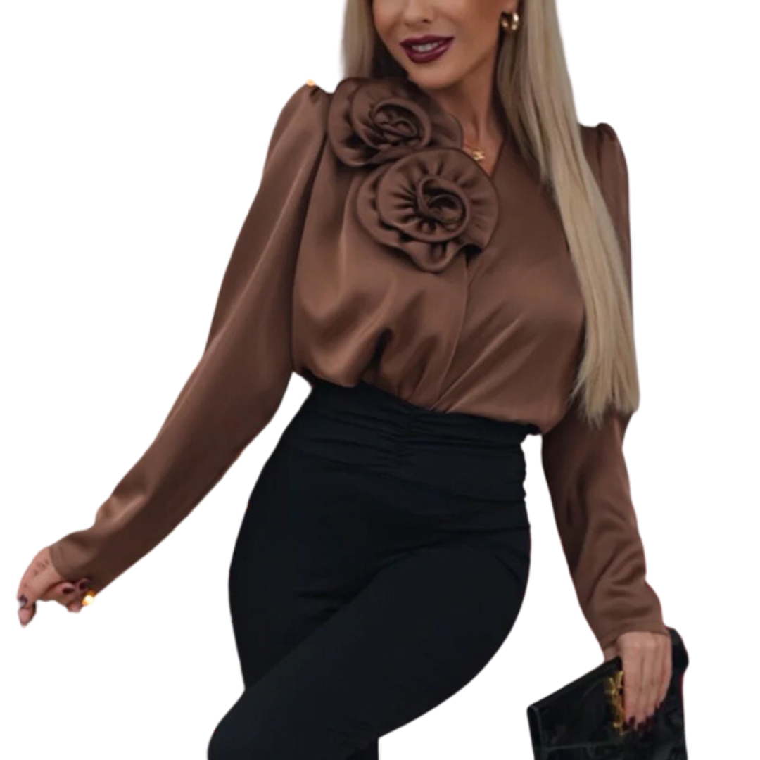 Clara | Elegant Satin Bluse med Blomsterdetalje