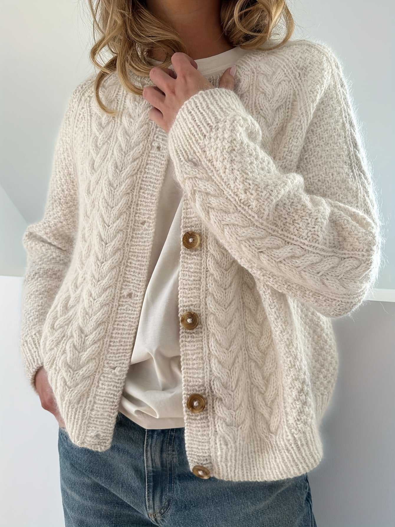 Isolde | Kabelstrikket Cardigan Med Knapper